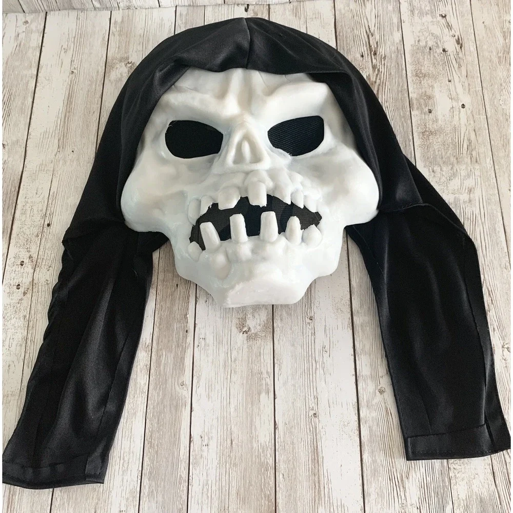 Vintage Fun World Div Halloween Mask Item #9211 Skull Face Glow in the Dark